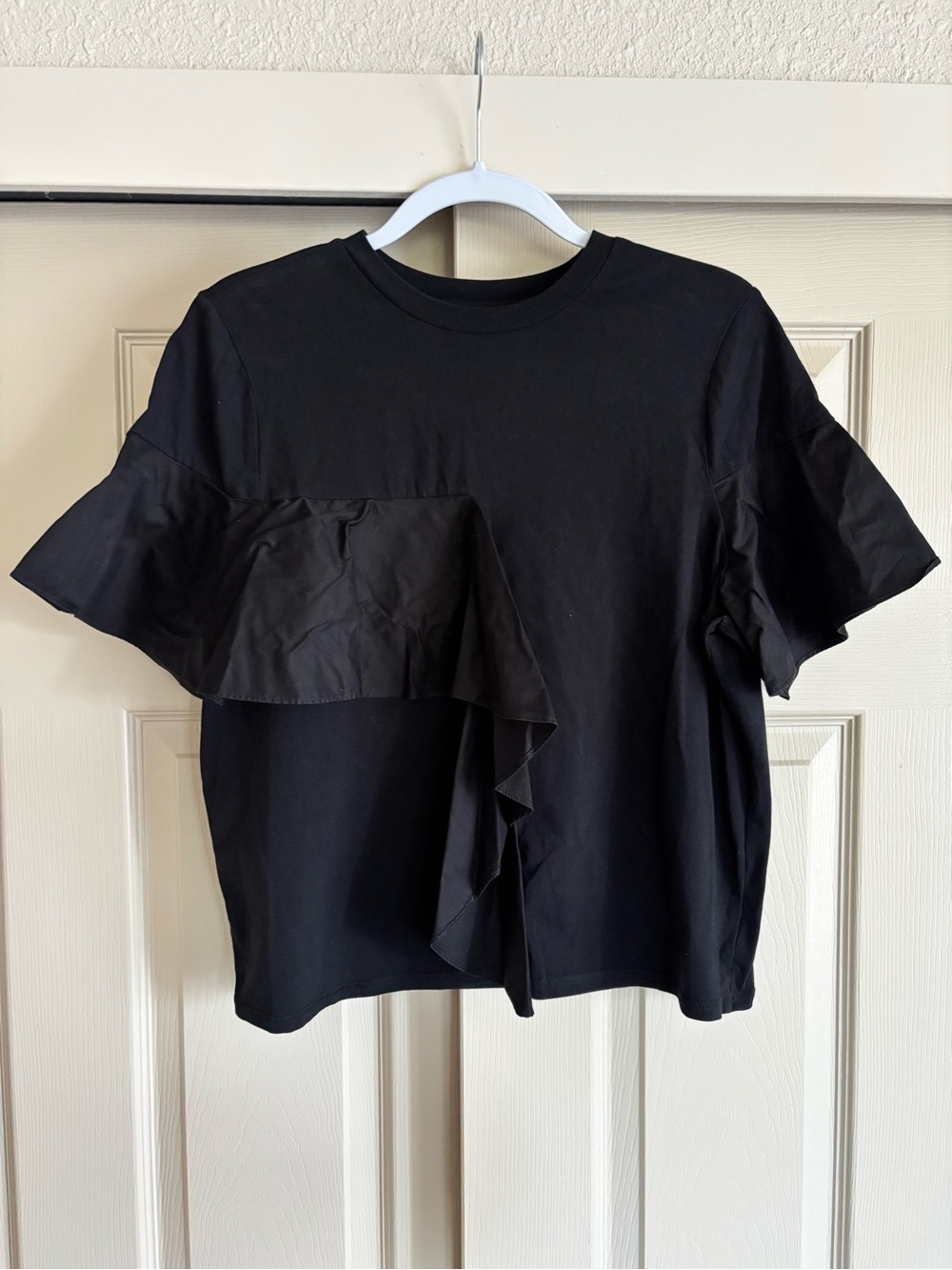 Kendall & Kylie Black Short Sleeve Ruffle Tee